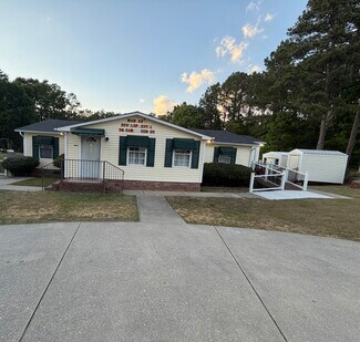 More details for 100 McDougald Dr, Raeford, NC - Retail for Sale
