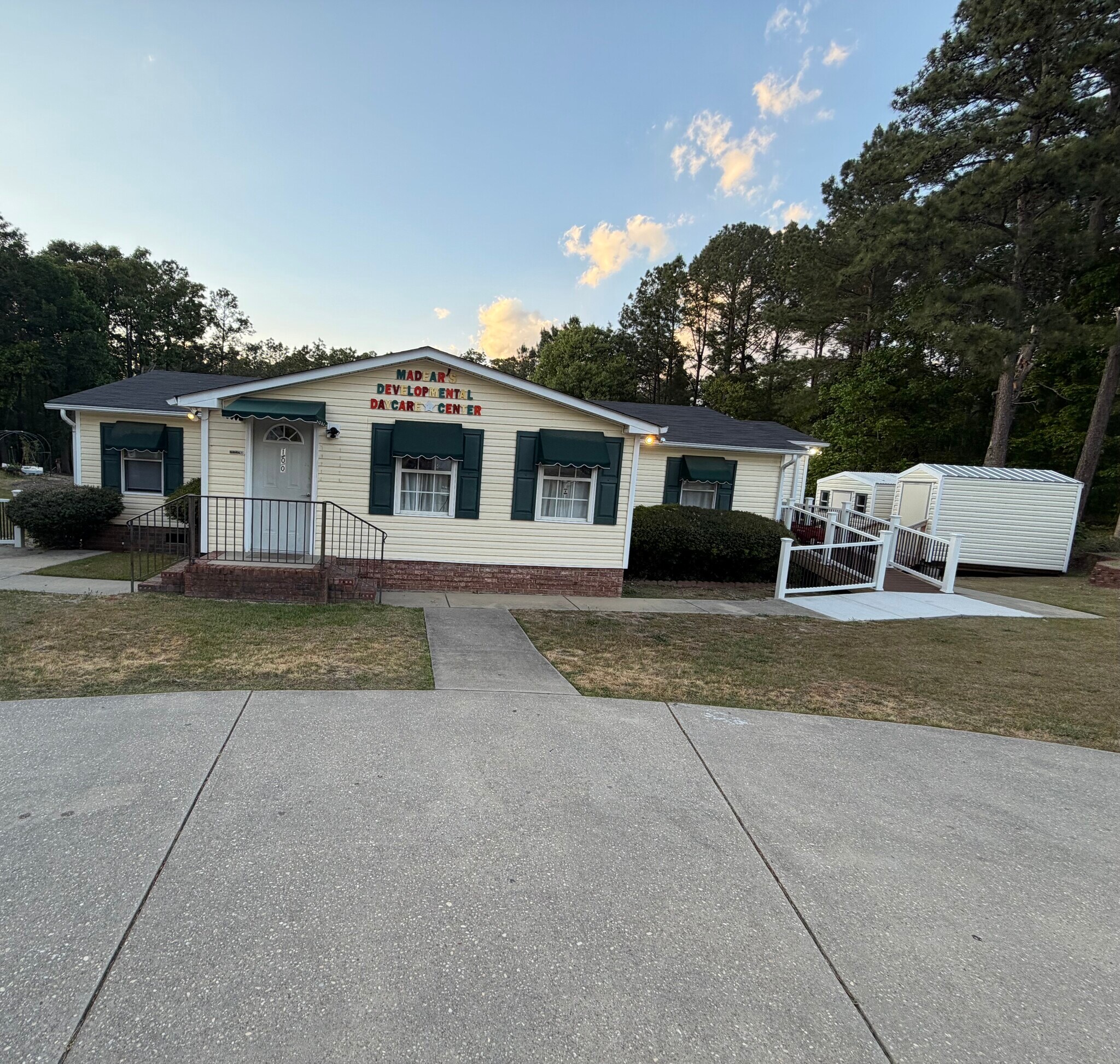 100 McDougald Dr, Raeford, NC à vendre Photo principale- Image 1 de 18