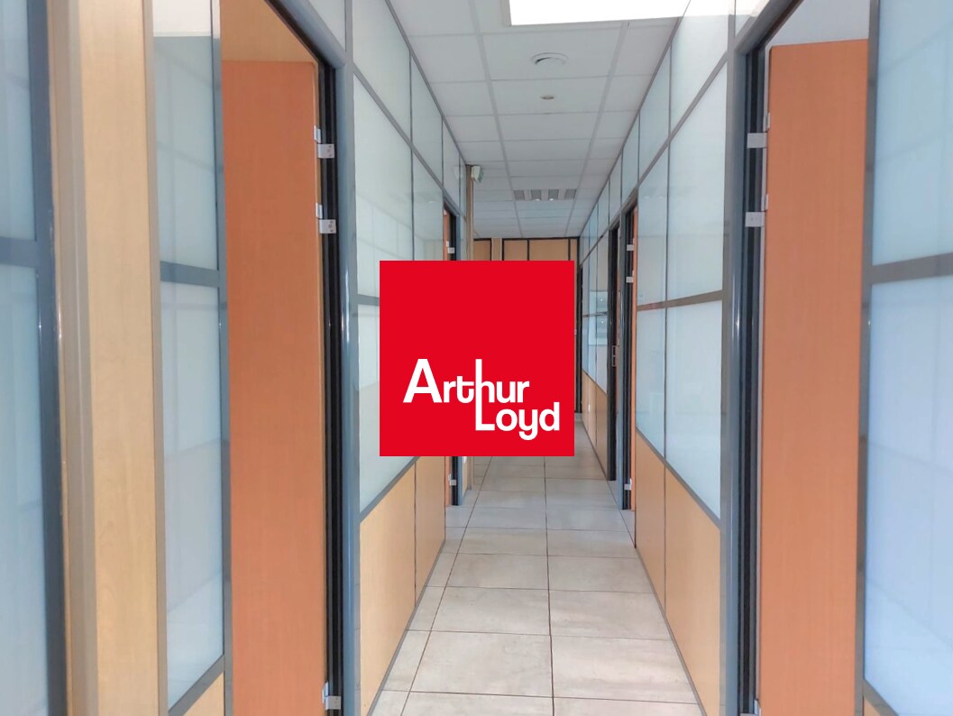 Rue De Hyères, Six-Fours-les-Plages à louer Photo principale- Image 1 de 2