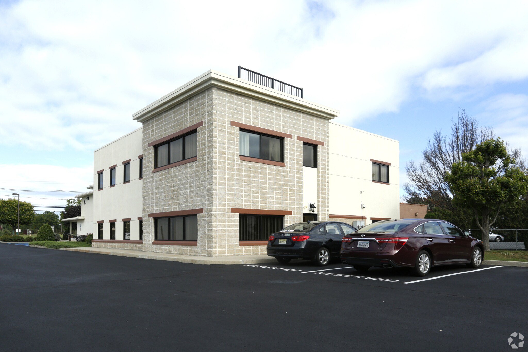 34 Scotch Rd, Ewing, NJ for lease Primary Photo- Image 1 of 3