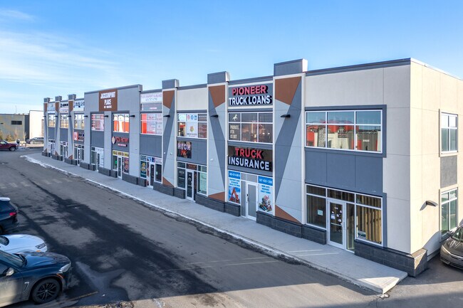 Plus de détails pour 1005-4231 109 NE ave, Calgary, AB - Commerce de détail à vendre