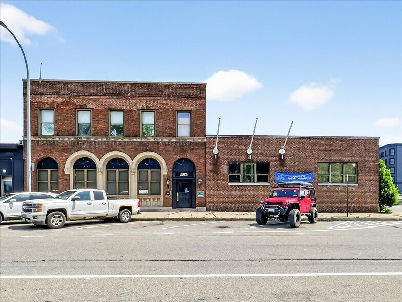 263 Central Ave, Rochester, NY à louer - Photo du bâtiment - Image 2 de 18