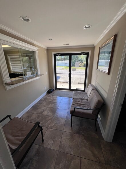 1653 Burnham st, West Columbia, SC for lease - Building Photo - Image 3 of 4