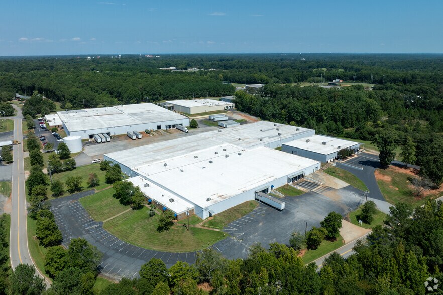 201 Schmid Plaza Rd, Anderson, SC à louer - Photo du bâtiment - Image 1 de 31