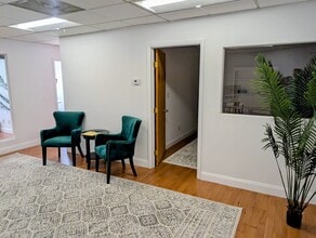 220 Main St S, Southbury, CT for lease Interior Photo- Image 2 of 6