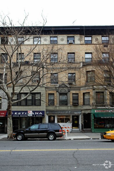 219 W 79th St, New York, NY à louer - Photo du bâtiment - Image 1 de 16