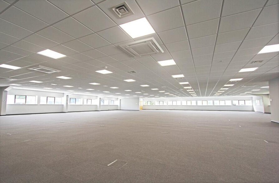 Electron Way, Eastleigh à louer - Photo du bâtiment - Image 3 de 12