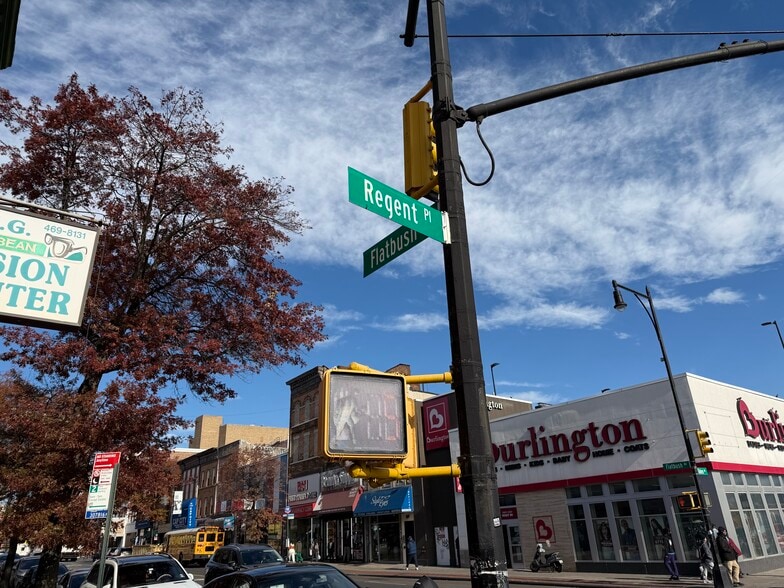 2123 Regent Pl, Brooklyn, NY for lease - Building Photo - Image 3 of 5