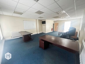 7 Memorial Rd, Manchester for lease Interior Photo- Image 2 of 4