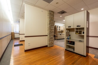 4346 N Pulaski Rd, Chicago, IL à louer Photo intérieure- Image 2 de 10