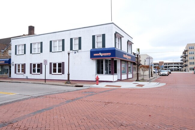 Plus de détails pour 329 4th St, Wausau, WI - Commerce de détail à vendre