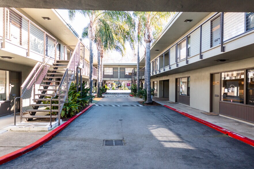 1261 Lincoln Ave, San Jose, CA à louer - Photo du bâtiment - Image 3 de 7