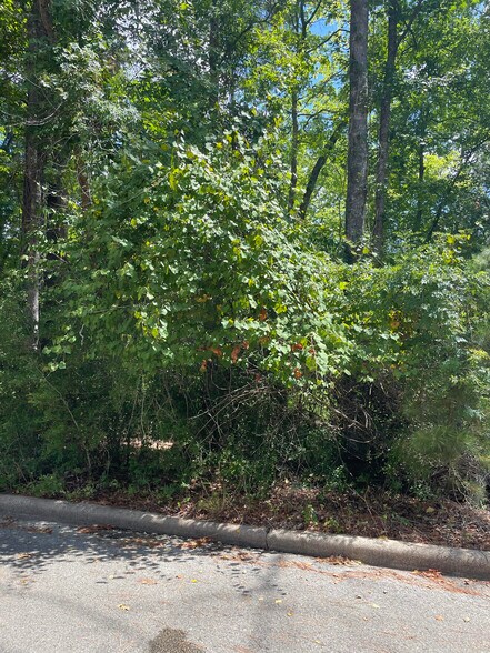 2235 Azalea Circle, Huntsville, TX for sale - Primary Photo - Image 1 of 1