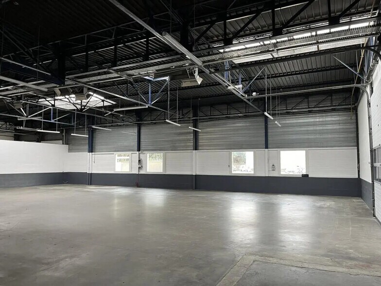 Bureau dans Vénissieux à louer - Photo intérieure - Image 3 de 8