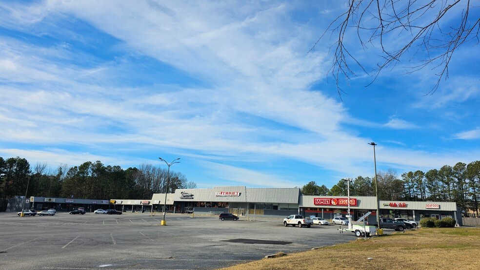 5437-5469 Riverdale Rd, Atlanta, GA for lease - Building Photo - Image 3 of 3