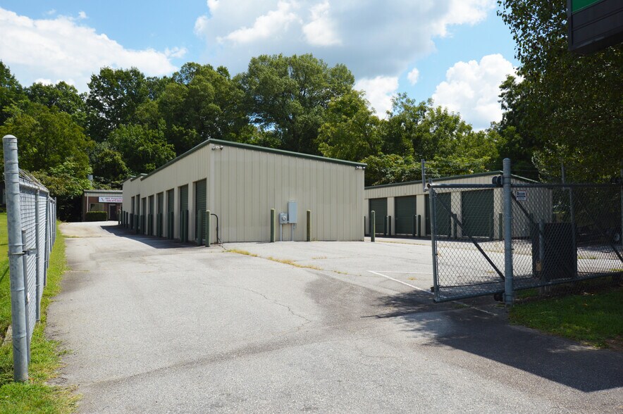 505 Turner St, Thomasville, NC à louer - Photo du bâtiment - Image 2 de 3