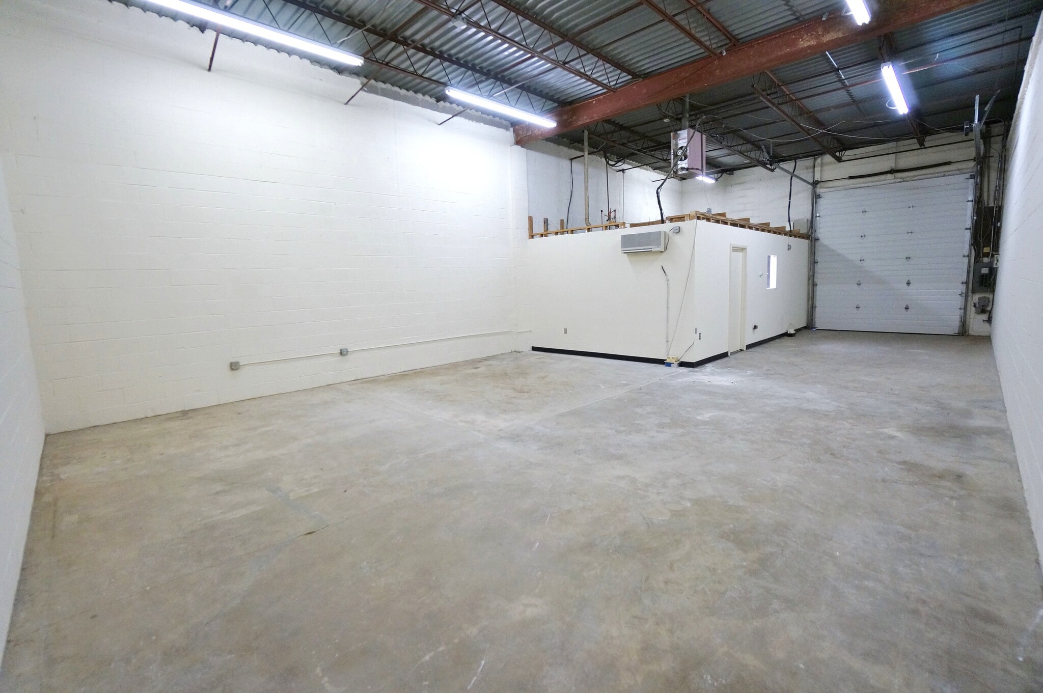 2201-2353 Distribution Cir, Silver Spring, MD for lease Interior Photo- Image 1 of 5