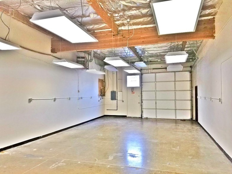 2729-2743 152nd Ave NE, Redmond, WA for lease - Interior Photo - Image 3 of 6