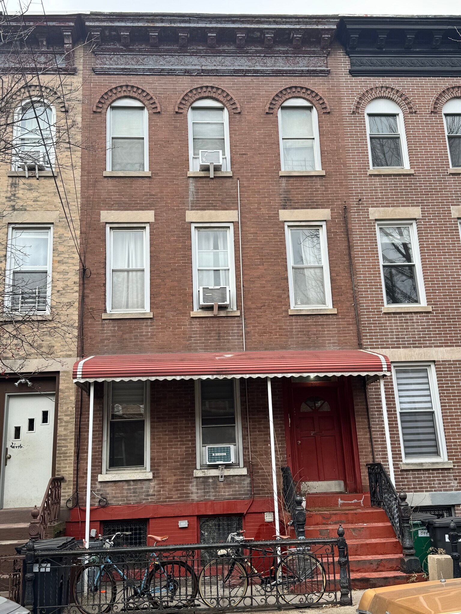 597 Morgan Ave, Brooklyn, NY à vendre Photo principale- Image 1 de 2