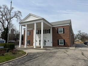 1114 N Arlington Heights Rd, Arlington Heights, IL for lease Interior Photo- Image 2 of 27