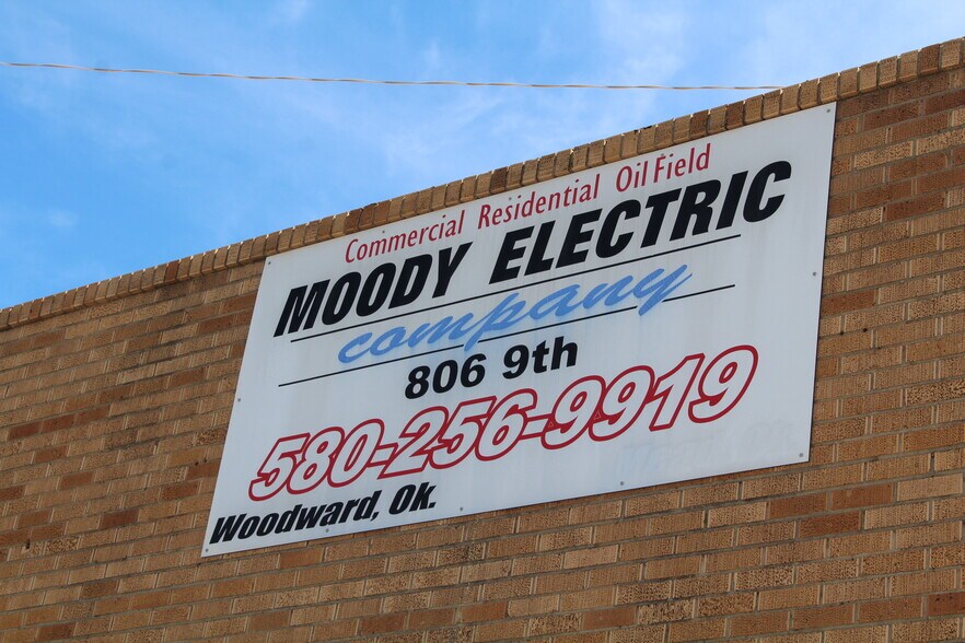 806 9th St, Woodward, OK à vendre - Photo du bâtiment - Image 3 de 36