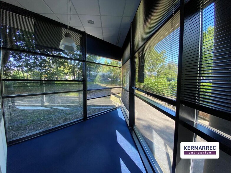 Office in Rennes for lease - Interior Photo - Image 3 of 12