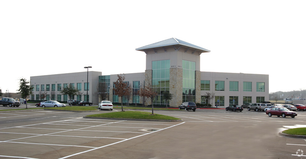 405 State Highway 121 Byp, Lewisville, TX for lease - Building Photo - Image 2 of 9