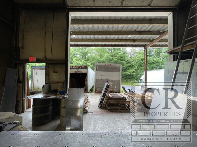 19 Ryan Dr, Hopewell Junction, NY à louer - Photo du bâtiment - Image 3 de 7