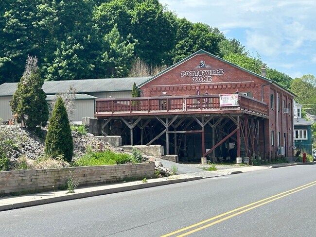 Plus de détails pour 337 Peacock St, Pottsville, PA - Commerce de détail à vendre