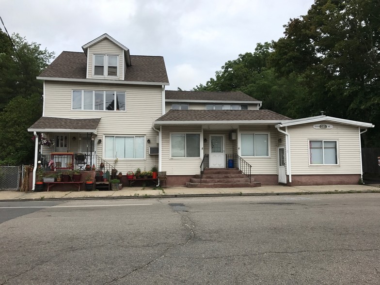 211 Main St, Yaphank, NY à vendre - Autre - Image 1 de 1