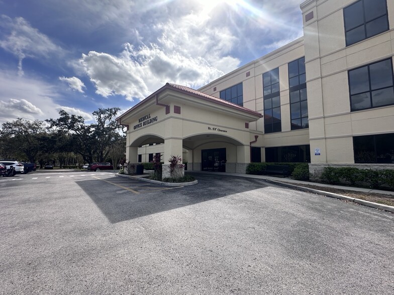 13020 N Telecom Pky, Tampa, FL for lease - Building Photo - Image 1 of 10