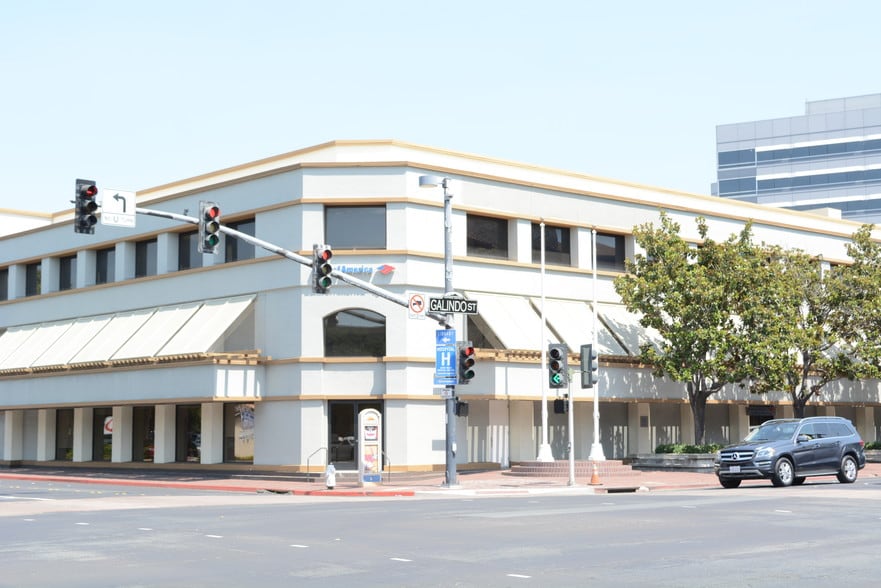 2020 Willow Pass Rd, Concord, CA à louer - Photo principale - Image 1 de 4