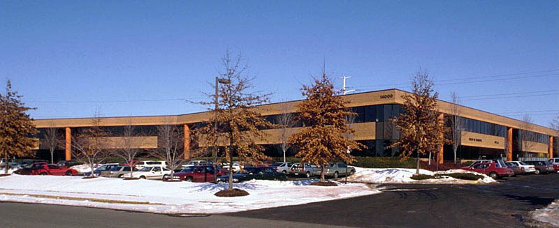 14000 Thunderbolt Pl, Chantilly, VA à louer - Photo du bâtiment - Image 2 de 9