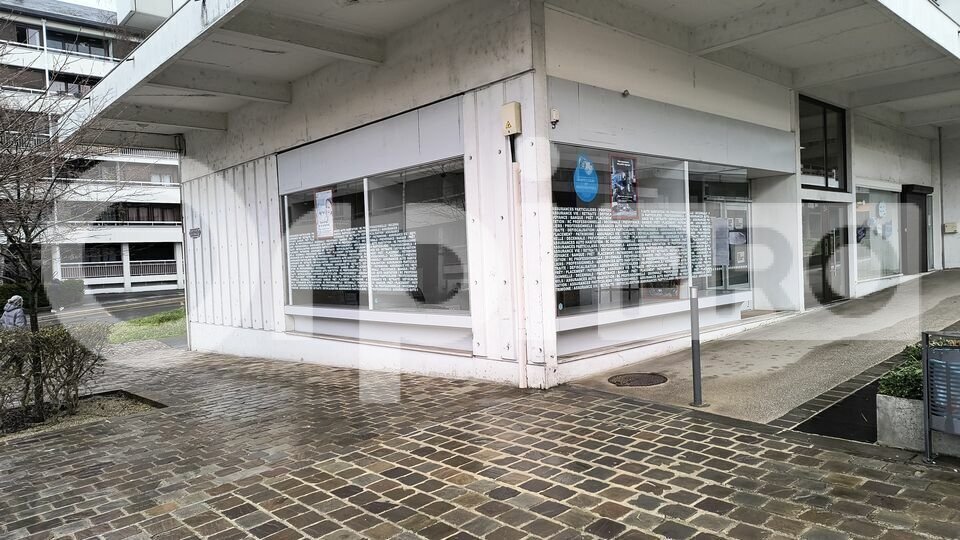 Commerce de détail dans Reims à vendre Photo du bâtiment- Image 1 de 6