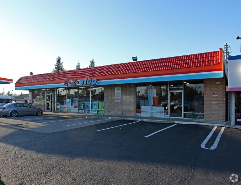 10501 Folsom Blvd, Rancho Cordova, CA for sale - Building Photo - Image 3 of 14