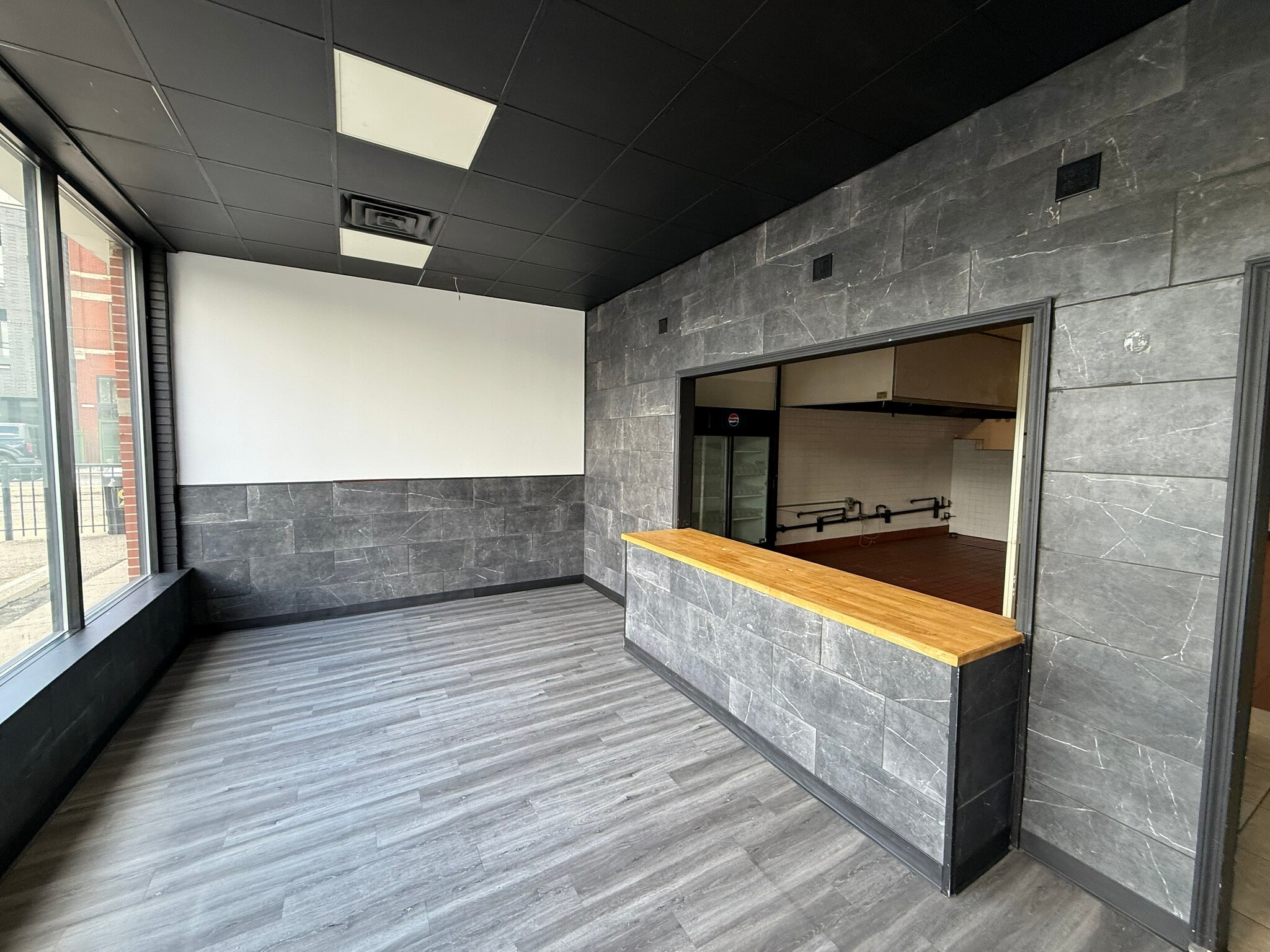 1751 N Sheffield Ave, Chicago, IL for lease Interior Photo- Image 1 of 5
