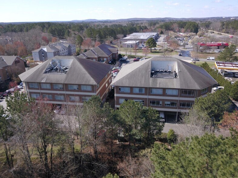 6011 Farrington Rd, Chapel Hill, NC à louer - Photo du bâtiment - Image 2 de 7