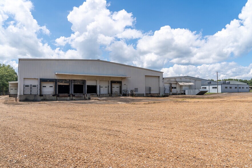 203 Industrial Park Rd, Starkville, MS à louer - Photo du bâtiment - Image 3 de 10