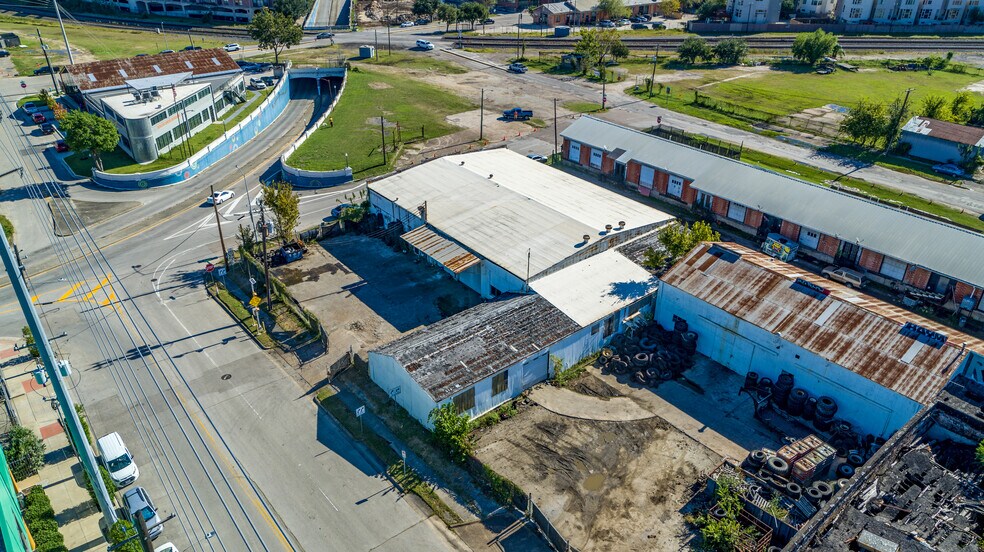 215 St Emanuel St, Houston, TX à vendre - Photo du bâtiment - Image 3 de 7