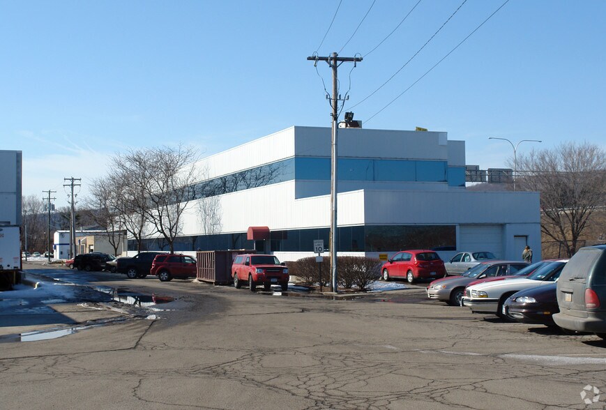 711 Innovation Way, Johnson City, NY à louer - Photo du bâtiment - Image 3 de 5