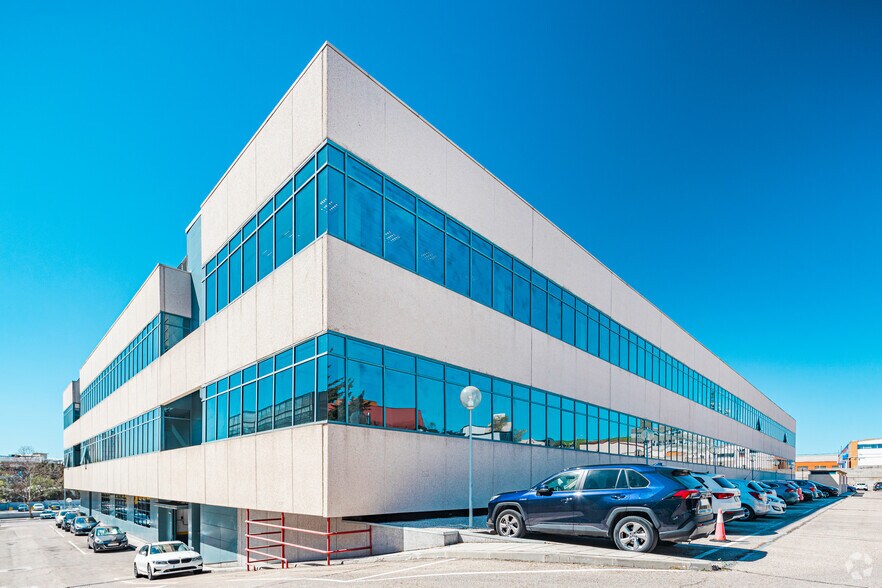 Calle Valgrande, 8, Alcobendas, Madrid à louer - Photo du bâtiment - Image 2 de 2