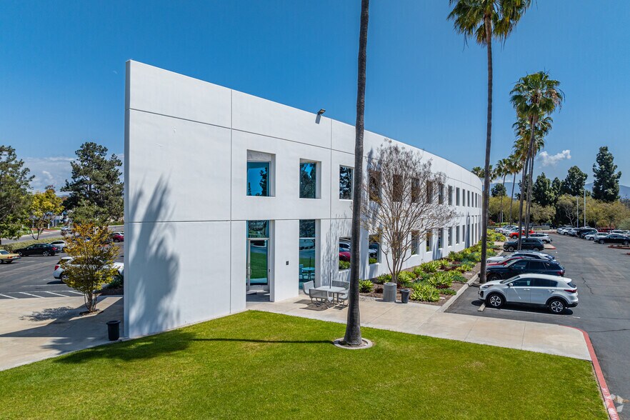 2300 Boswell Rd, Chula Vista, CA à louer - Photo du bâtiment - Image 2 de 21
