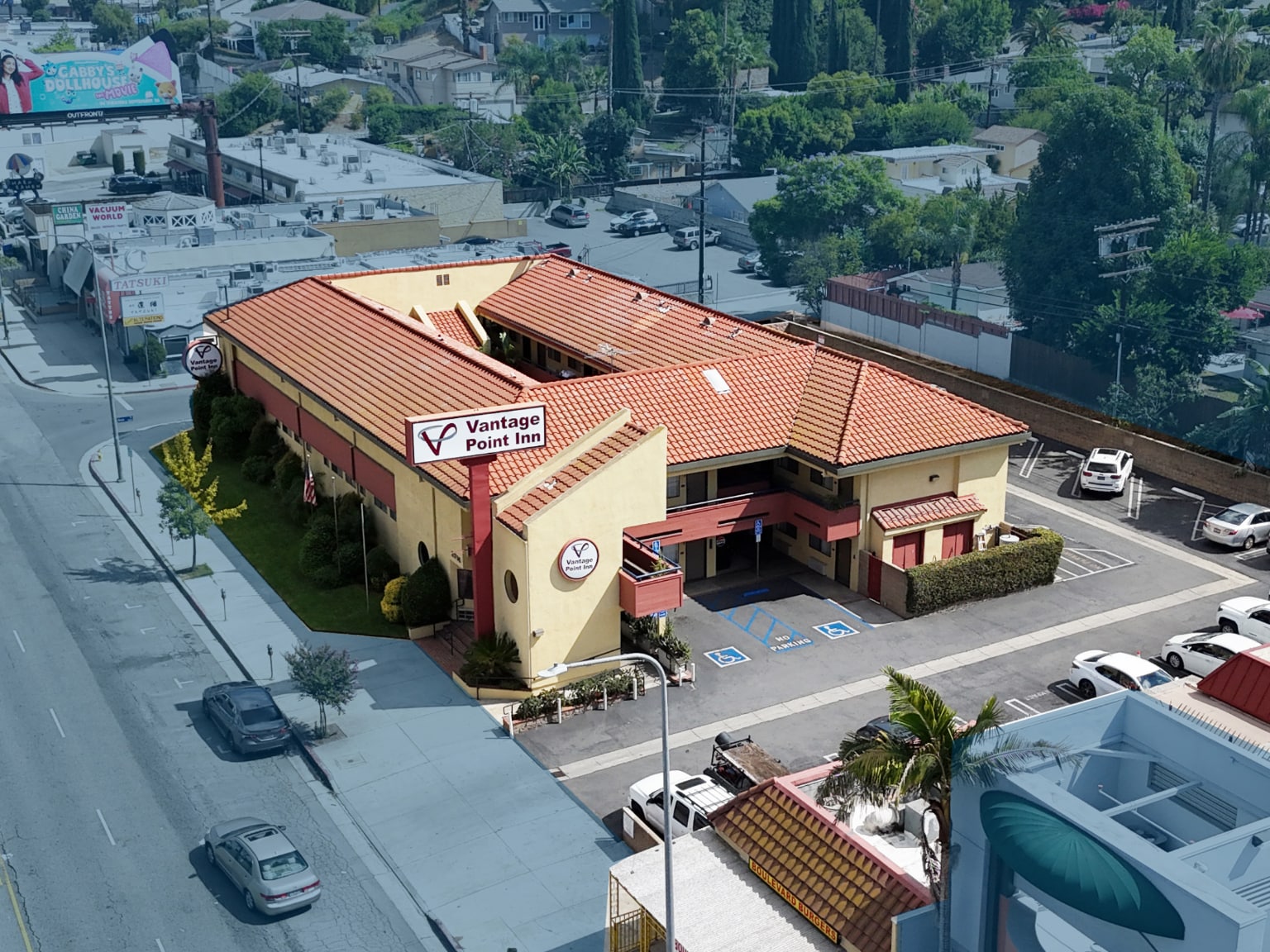 21706 Ventura Blvd, Woodland Hills, CA for sale Primary Photo- Image 1 of 7