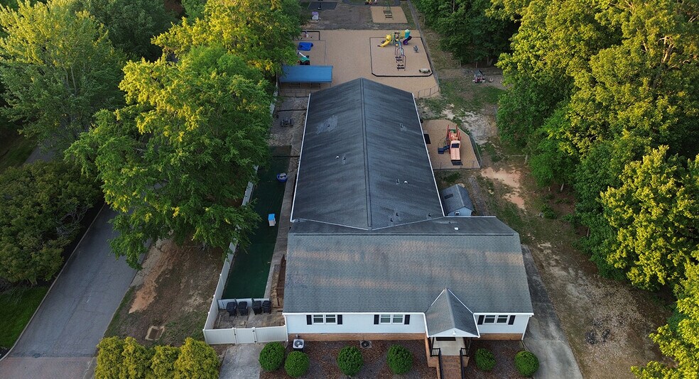120 W Hundred Rd, Chester, VA à vendre - Photo du bâtiment - Image 3 de 4