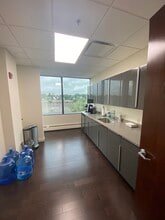 100 Challenger Rd, Ridgefield Park, NJ for lease Interior Photo- Image 1 of 10