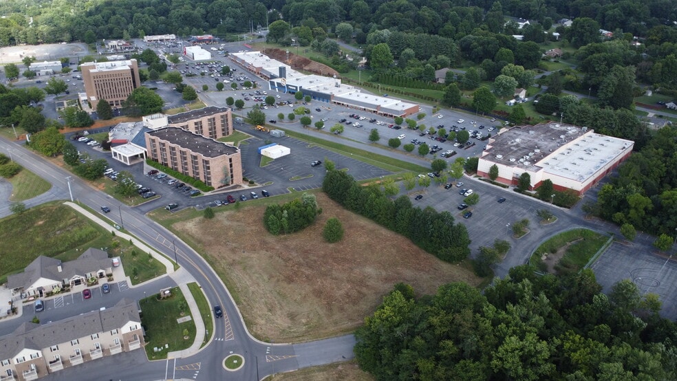 Mockingbird Lane and Northgate Drive, Johnson City, TN for sale - Building Photo - Image 2 of 10