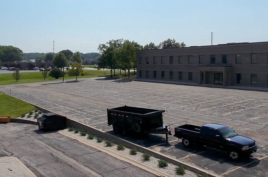 1752 Windsor Rd, Loves Park, IL à louer - Photo du bâtiment - Image 3 de 8