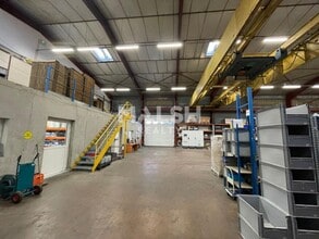 Chemin Des Lats, Messimy for lease Interior Photo- Image 2 of 8