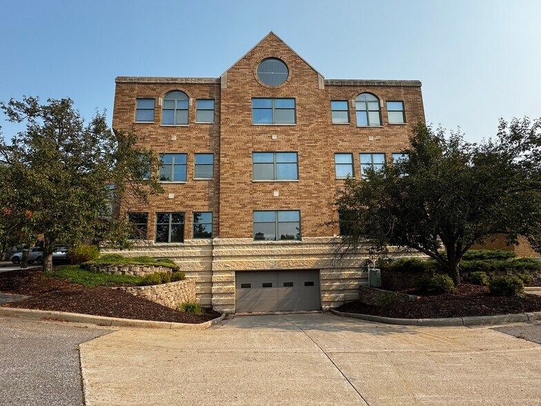 3000 Westhill Dr, Wausau, WI for sale - Building Photo - Image 2 of 18