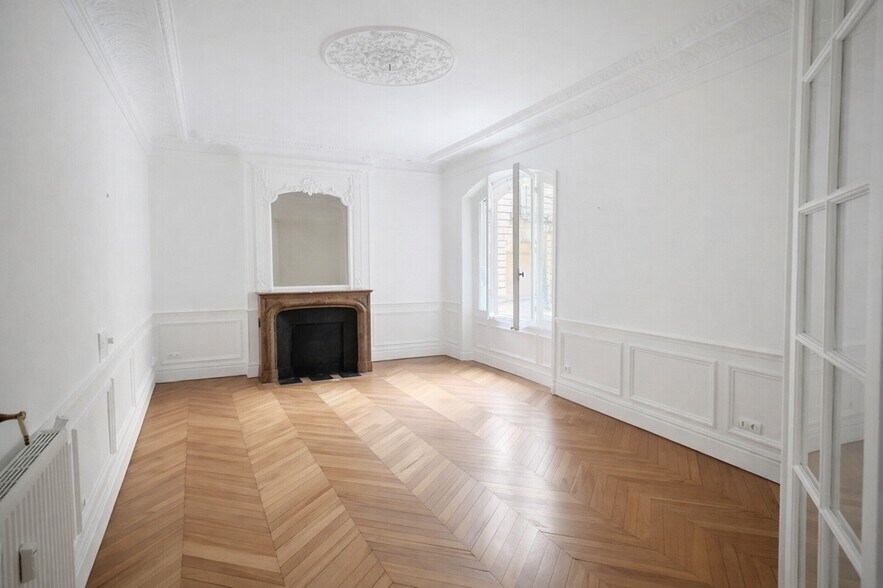 22 Rue De Tocqueville, Paris for lease - Building Photo - Image 2 of 10